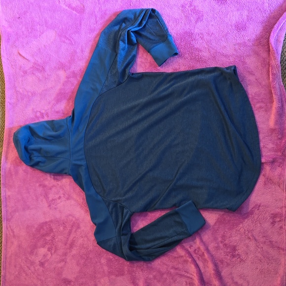 Adidas large hoodie - Picture 5 of 7